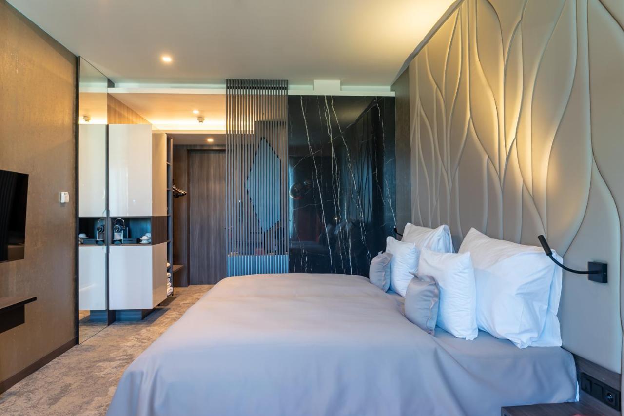 Theatre Hotel ออลอโมตซ์ ภายนอก รูปภาพ