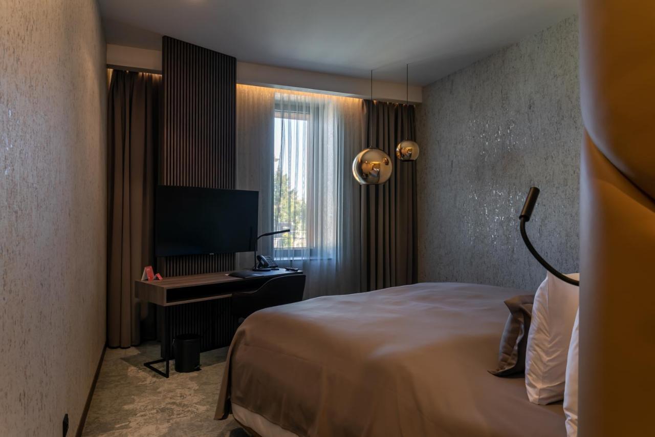 Theatre Hotel ออลอโมตซ์ ภายนอก รูปภาพ