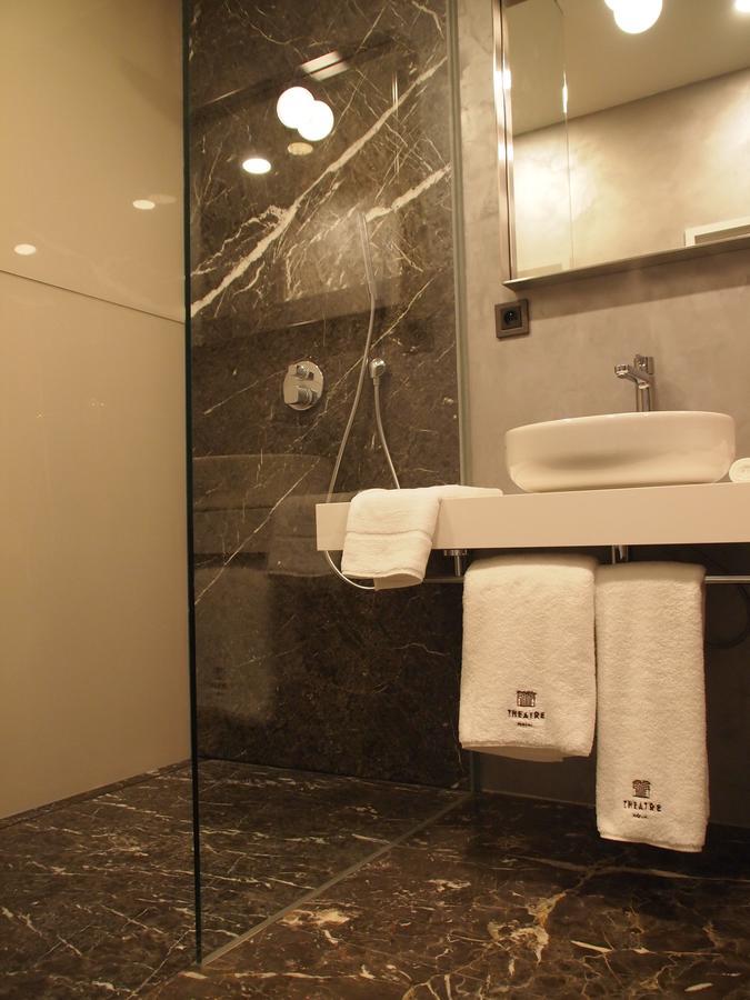 Theatre Hotel ออลอโมตซ์ ภายนอก รูปภาพ