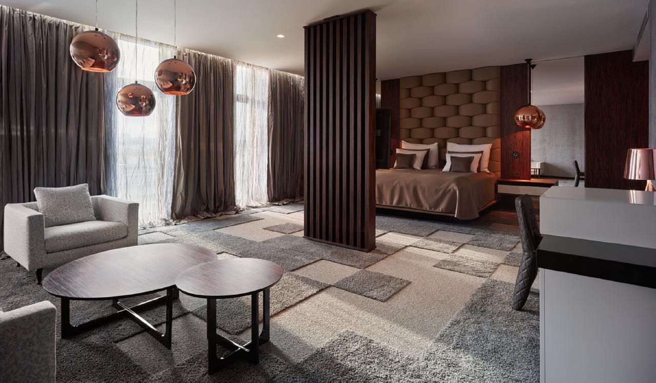 Theatre Hotel ออลอโมตซ์ ภายนอก รูปภาพ