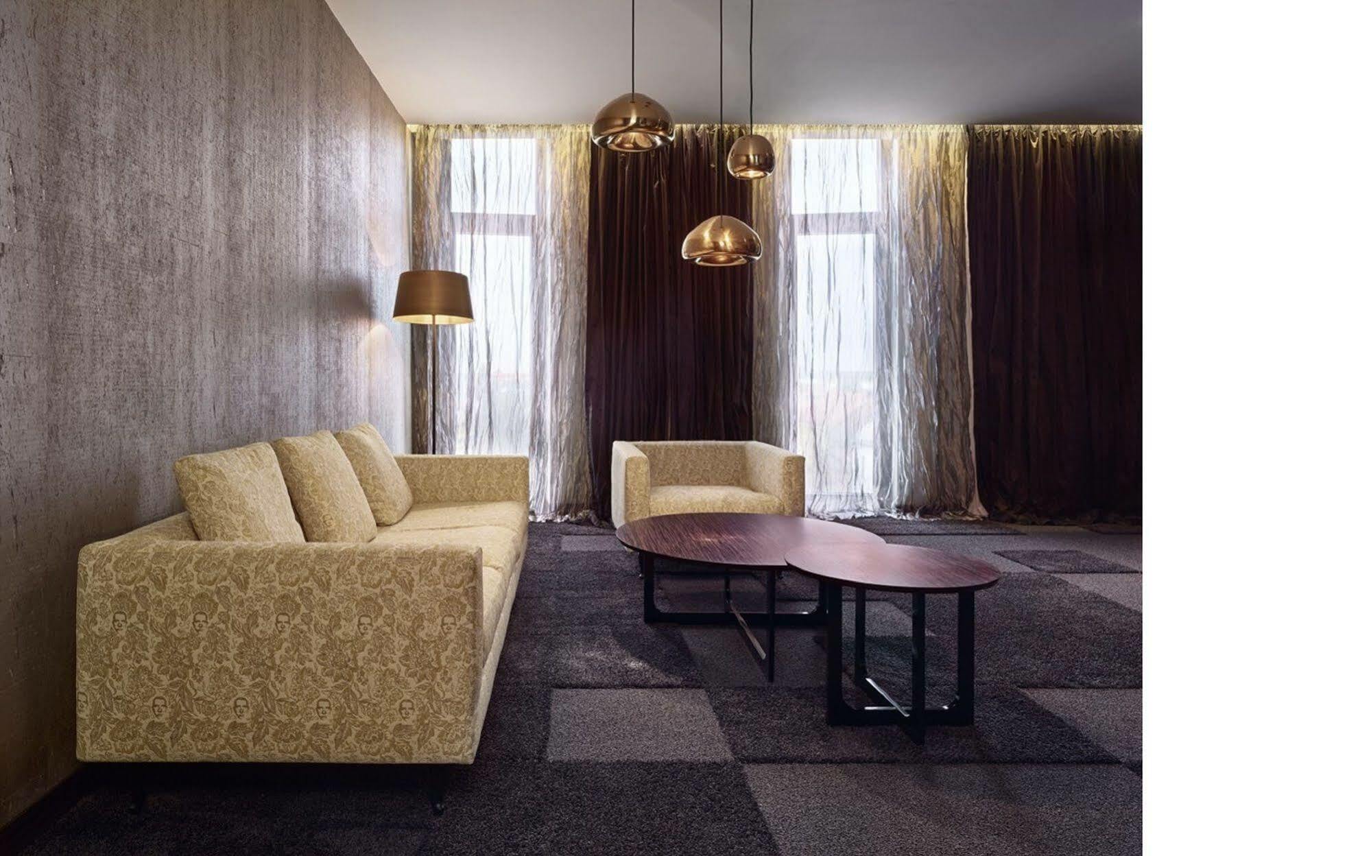 Theatre Hotel ออลอโมตซ์ ภายนอก รูปภาพ