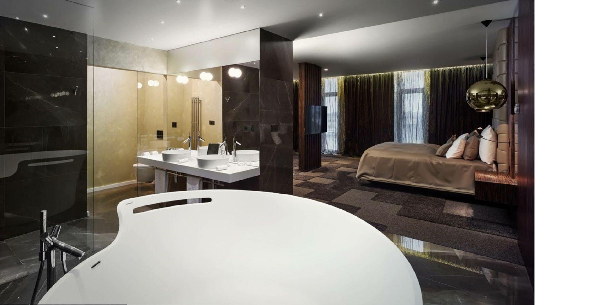 Theatre Hotel ออลอโมตซ์ ภายนอก รูปภาพ